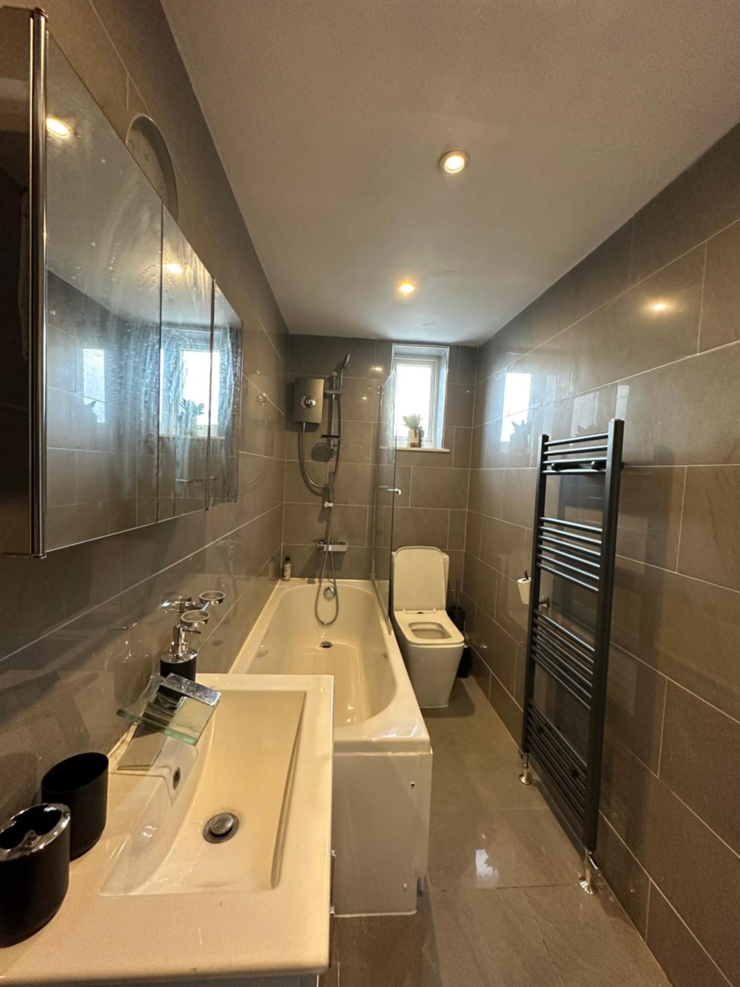 Contractors, Relocators, Free Parking, Wifi, Smart Tvs Apartment Marston Green Екстериор снимка