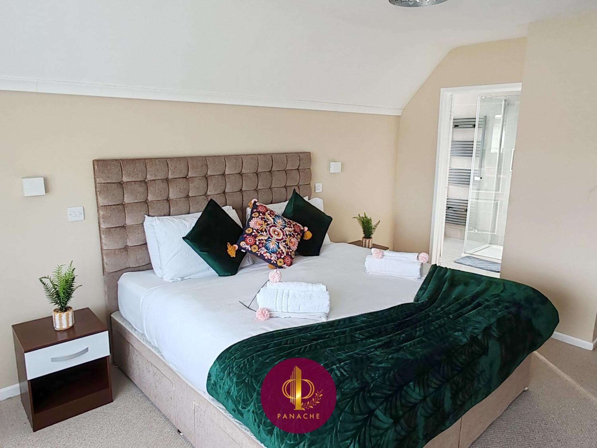Contractors, Relocators, Free Parking, Wifi, Smart Tvs Apartment Marston Green Екстериор снимка
