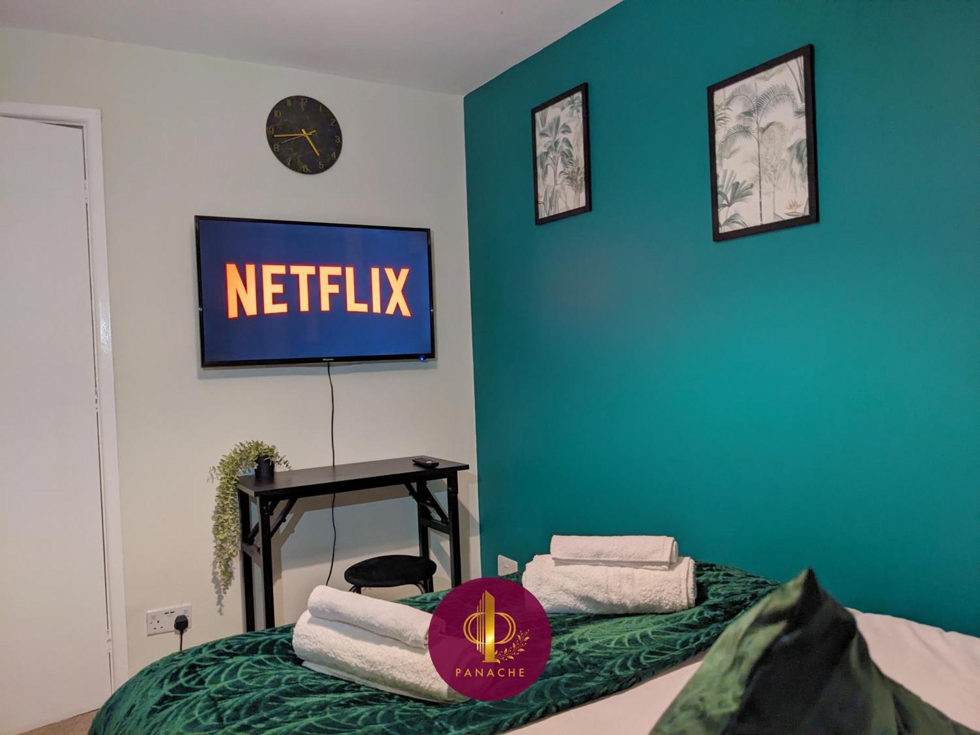 Contractors, Relocators, Free Parking, Wifi, Smart Tvs Apartment Marston Green Екстериор снимка