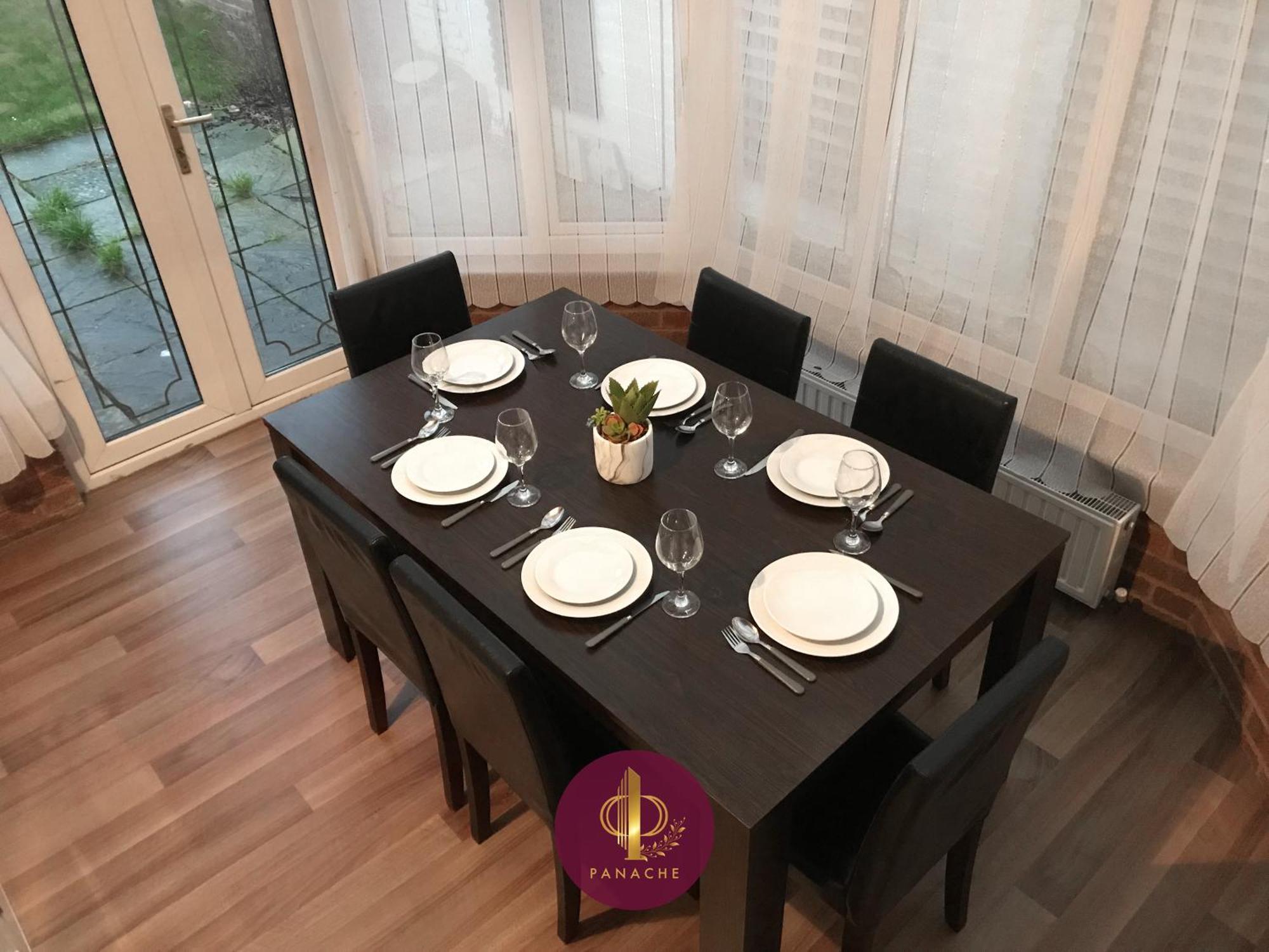 Contractors, Relocators, Free Parking, Wifi, Smart Tvs Apartment Marston Green Екстериор снимка